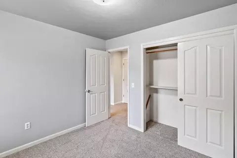 Bedroom - 1891 Edgewood Dr, Redding, CA 96003 photo 2 of 6