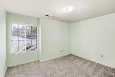 Bedroom - 1891 Edgewood Dr, Redding, CA 96003 photo 3 of 6