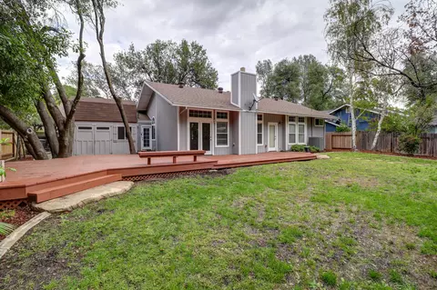 Exterior - 1891 Edgewood Dr, Redding, CA 96003 photo 9 of 12