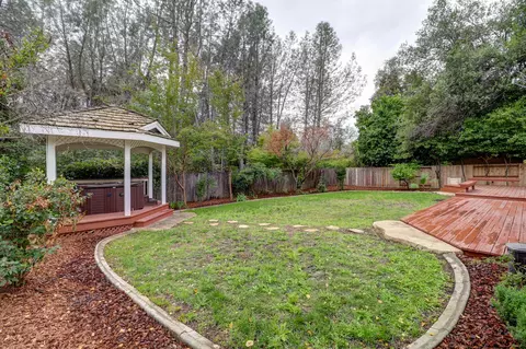 Exterior - 1891 Edgewood Dr, Redding, CA 96003 photo 12 of 12