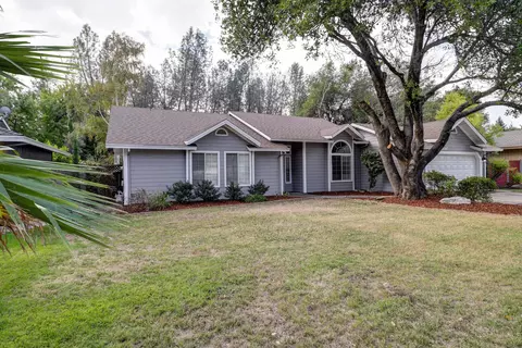Exterior - 1891 Edgewood Dr, Redding, CA 96003 photo 2 of 12