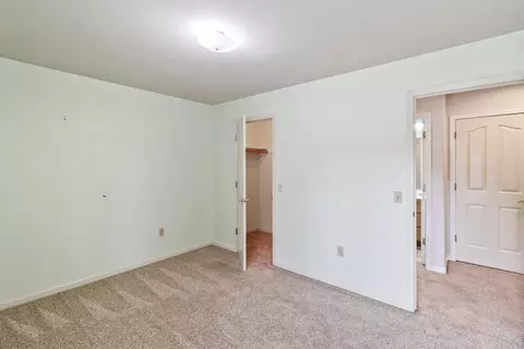 Bedroom - 1891 Edgewood Dr, Redding, CA 96003 photo 4 of 6