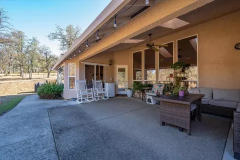 Exterior - 13470 Luna Dr, Redding, CA 96003 photo 10 of 15