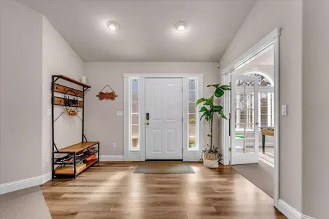 Entry Way - 13470 Luna Dr, Redding, CA 96003 photo 1 of 5
