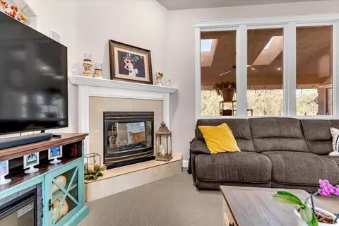 Living - 13470 Luna Dr, Redding, CA 96003 photo 2 of 2