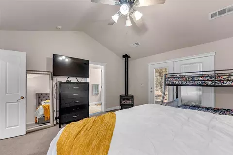 Bedroom - 13470 Luna Dr, Redding, CA 96003 photo 3 of 5