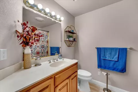 Bath - 13470 Luna Dr, Redding, CA 96003 photo 4 of 6
