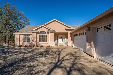 Exterior - 13470 Luna Dr, Redding, CA 96003 photo 3 of 15