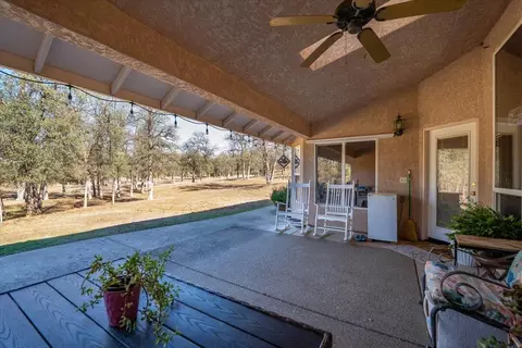 Exterior - 13470 Luna Dr, Redding, CA 96003 photo 11 of 15