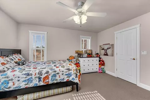 Bedroom - 13470 Luna Dr, Redding, CA 96003 photo 5 of 5