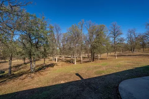 Exterior - 13470 Luna Dr, Redding, CA 96003 photo 5 of 15