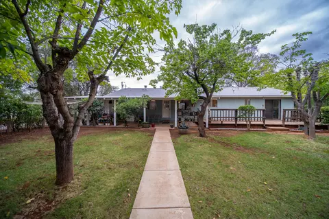 9807 Logan Rd, Redding, CA 96003