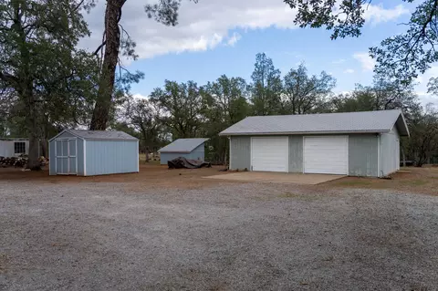Exterior - 9807 Logan Rd, Redding, CA 96003 photo 19 of 21
