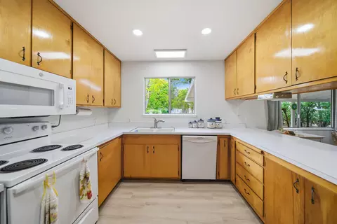 Kitchen - 9807 Logan Rd, Redding, CA 96003 photo 1 of 4