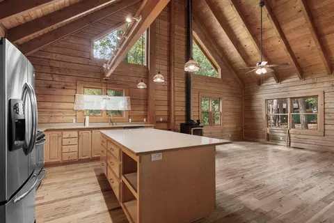 Kitchen - 30909 Tinkerbell Ln, Shingletown, CA 96088 photo 3 of 4