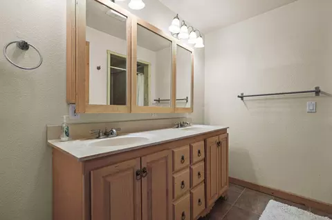Bath - 30909 Tinkerbell Ln, Shingletown, CA 96088 photo 3 of 5