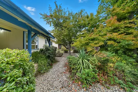892 August Way, Redding, CA 96003 photo 32