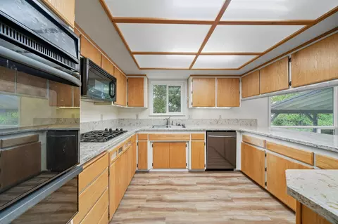 892 August Way, Redding, CA 96003 photo 7