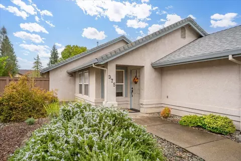 375 Franciscan Trl, Redding, CA 96003 photo 2