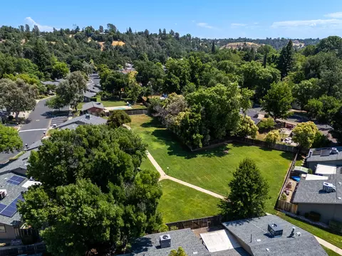 View/Area - 1836 Del Mar Ave, Redding, CA 96003 photo 2 of 3