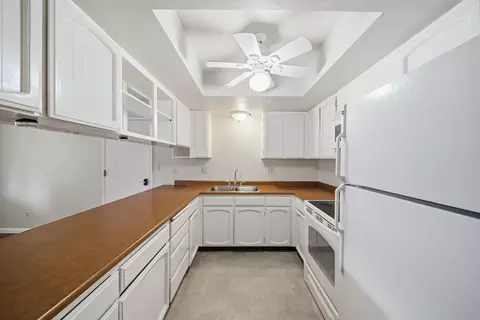 Kitchen - 1836 Del Mar Ave, Redding, CA 96003 photo 1 of 2