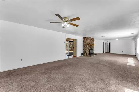Living - 18830 Newman Rd, Red Bluff, CA 96080 photo 4 of 10