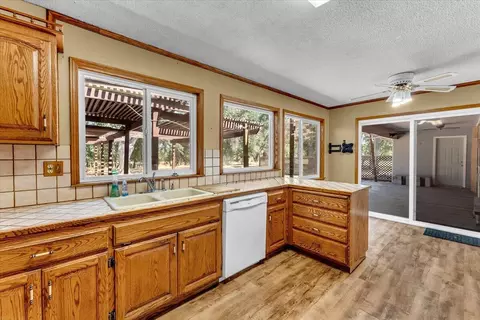 Kitchen - 18830 Newman Rd, Red Bluff, CA 96080 photo 3 of 6