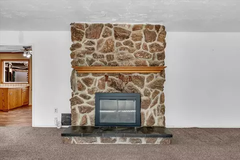 Living - 18830 Newman Rd, Red Bluff, CA 96080 photo 5 of 10