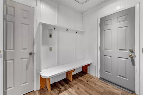 Entry Way - 18830 Newman Rd, Red Bluff, CA 96080 photo 1 of 3