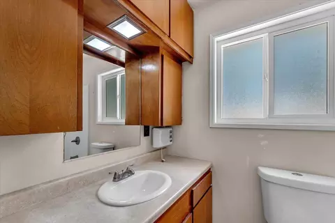 Bath - 18830 Newman Rd, Red Bluff, CA 96080 photo 2 of 10