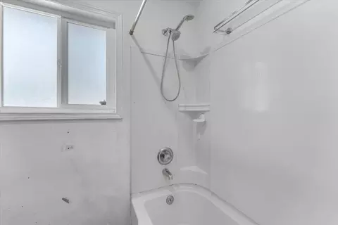 Bath - 18830 Newman Rd, Red Bluff, CA 96080 photo 5 of 10