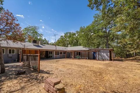 Exterior - 18830 Newman Rd, Red Bluff, CA 96080 photo 6 of 11
