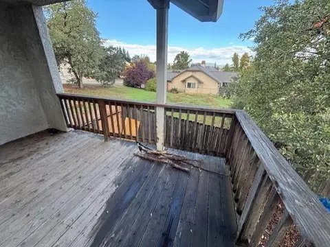 Exterior - 667 Reddington Dr, Redding, CA 96003 photo 4 of 6