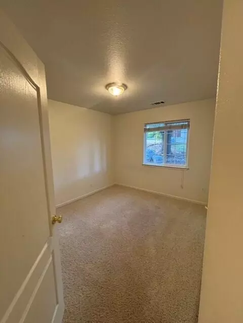 Bedroom - 667 Reddington Dr, Redding, CA 96003 photo 5 of 7