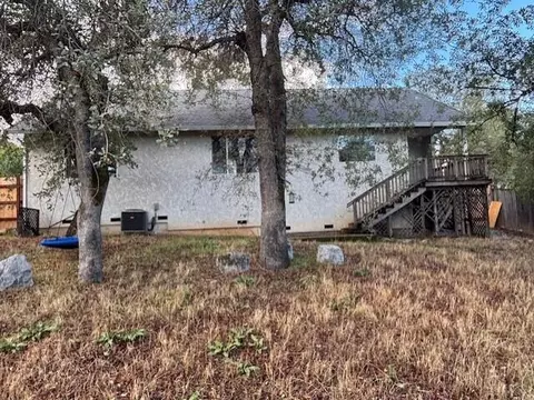 Exterior - 667 Reddington Dr, Redding, CA 96003 photo 5 of 6