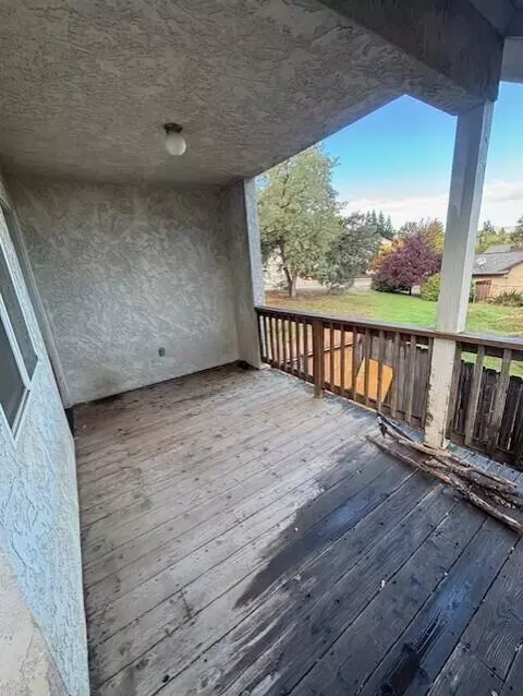 Exterior - 667 Reddington Dr, Redding, CA 96003 photo 3 of 6