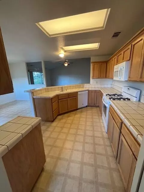Kitchen - 667 Reddington Dr, Redding, CA 96003 photo 5 of 5