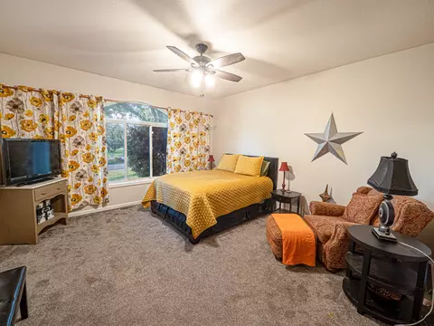Bedroom - 7517 Villa Ct, Redding, CA 96002 photo 3 of 4