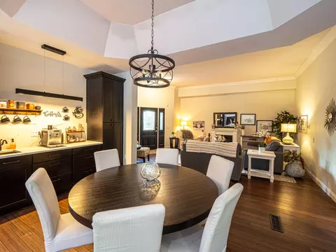 Dining - 7517 Villa Ct, Redding, CA 96002 photo 3 of 5