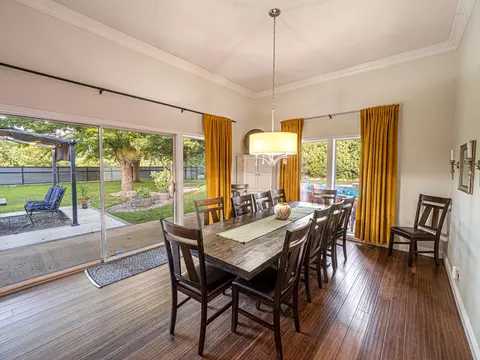Dining - 7517 Villa Ct, Redding, CA 96002 photo 4 of 5