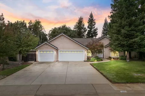 2127 Western Oak Dr, Redding, CA 96002