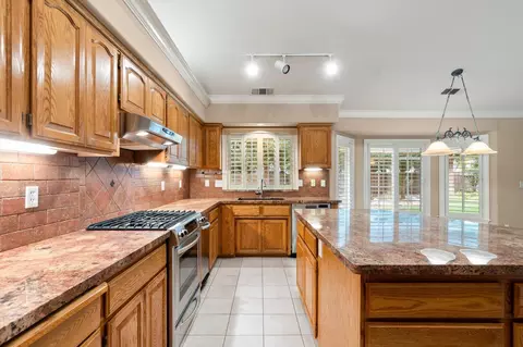 Kitchen - 2127 Western Oak Dr, Redding, CA 96002 photo 3 of 3