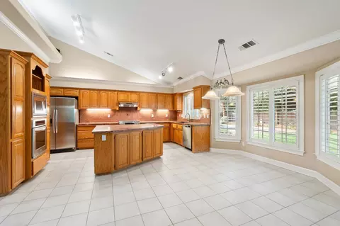 Kitchen - 2127 Western Oak Dr, Redding, CA 96002 photo 1 of 3