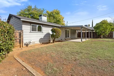 2269 Corona St, Redding, CA 96002 photo 6