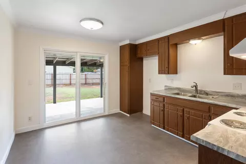2269 Corona St, Redding, CA 96002 photo 18
