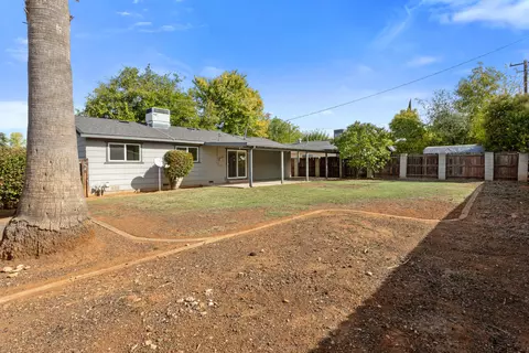 2269 Corona St, Redding, CA 96002 photo 8
