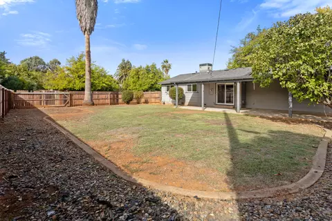 2269 Corona St, Redding, CA 96002 photo 10