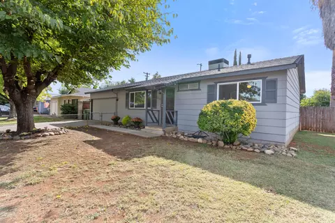 2269 Corona St, Redding, CA 96002 photo 5