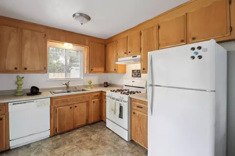 2548 Saturn, Redding, CA 96002 photo 9