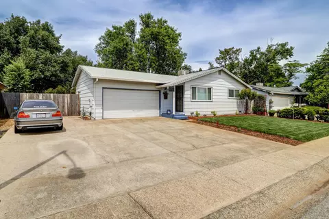 2548 Saturn, Redding, CA 96002